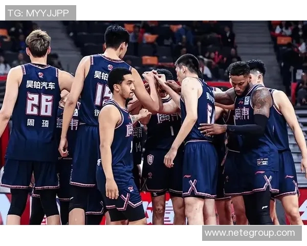 深圳篮球队的实力之争引发热议球迷观点各异的背后故事 深圳篮球队的实力之争引发热议球迷观点各异的背后故事