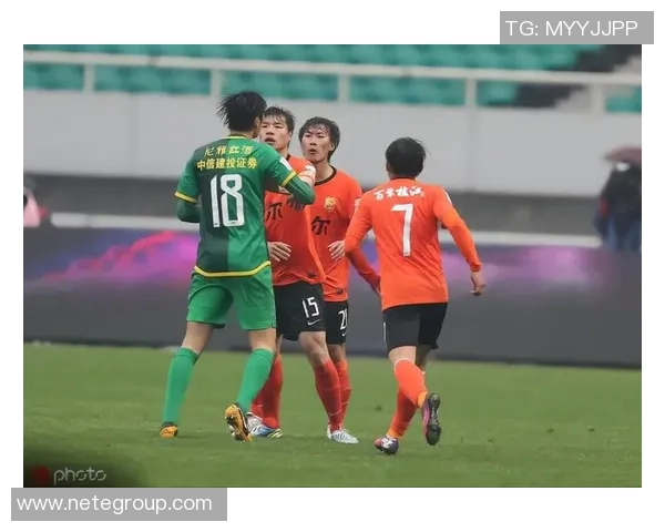 武汉足球队逆袭之路揭秘：从低谷到大满贯的辉煌历程